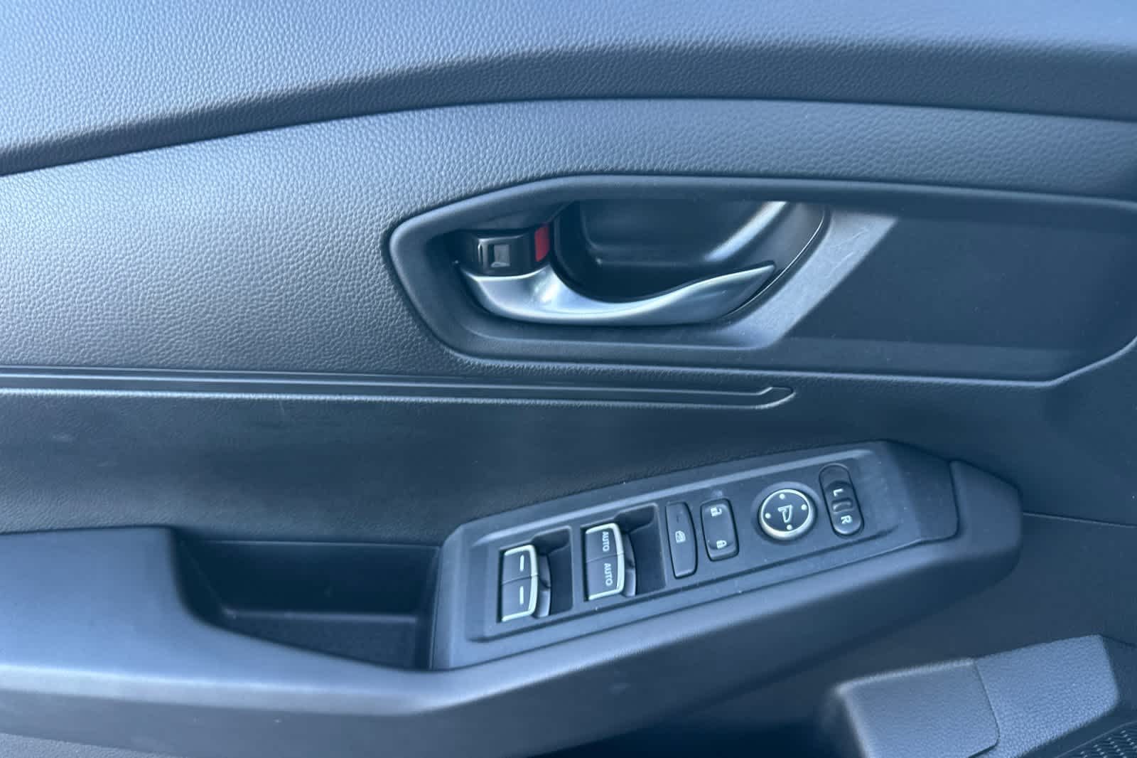 2025 Honda Accord LX - Photo 11