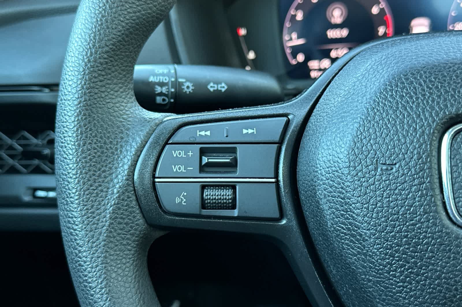 2025 Honda Accord LX - Photo 26