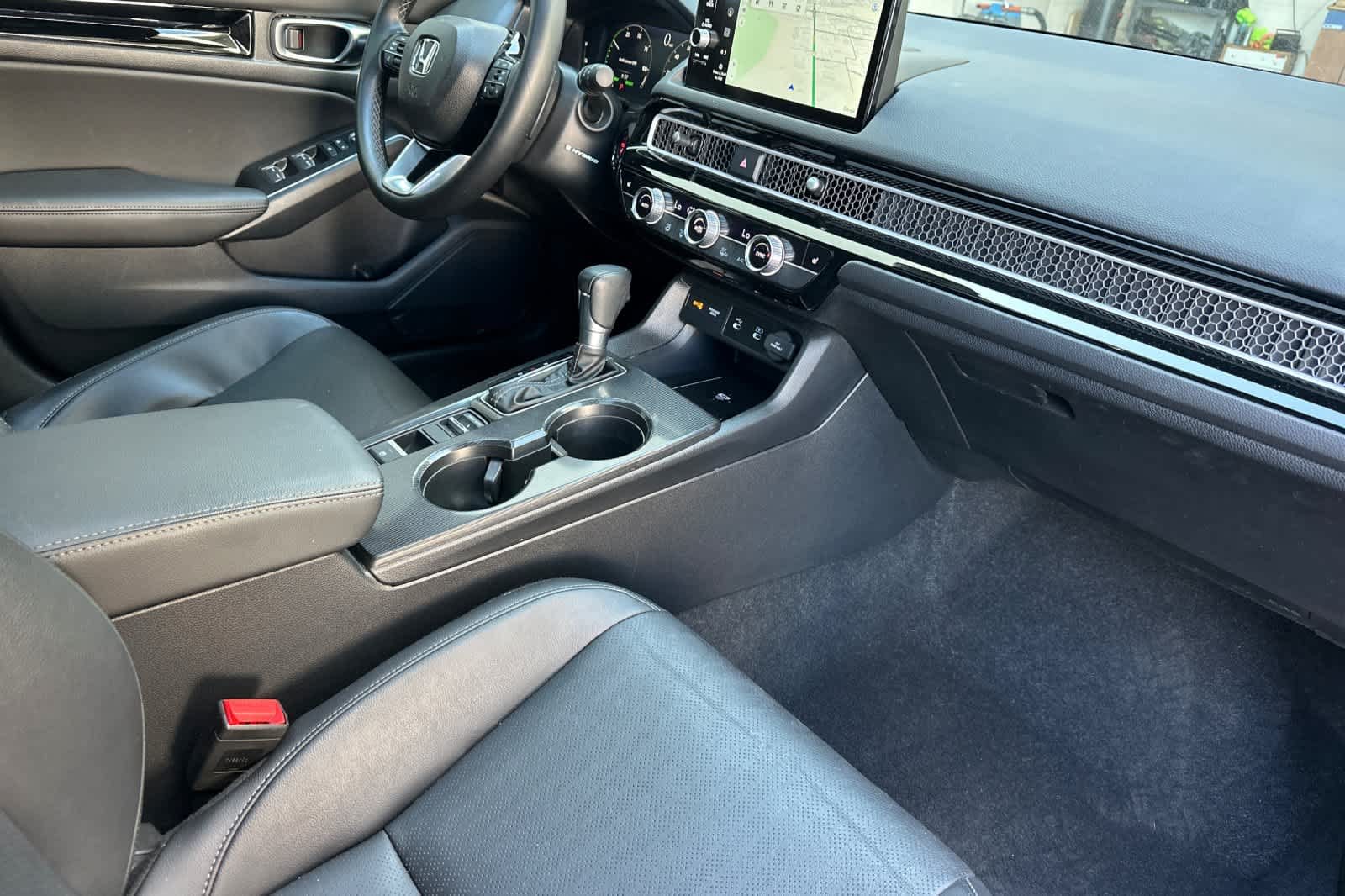 2025 Honda Civic Hatchback Sport Touring - Photo 17