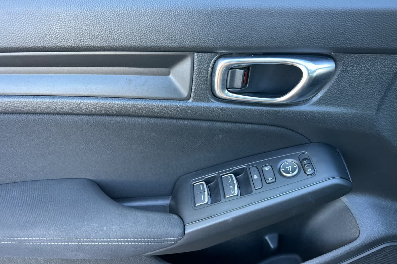 2025 Honda Civic Hatchback Sport - Photo 11