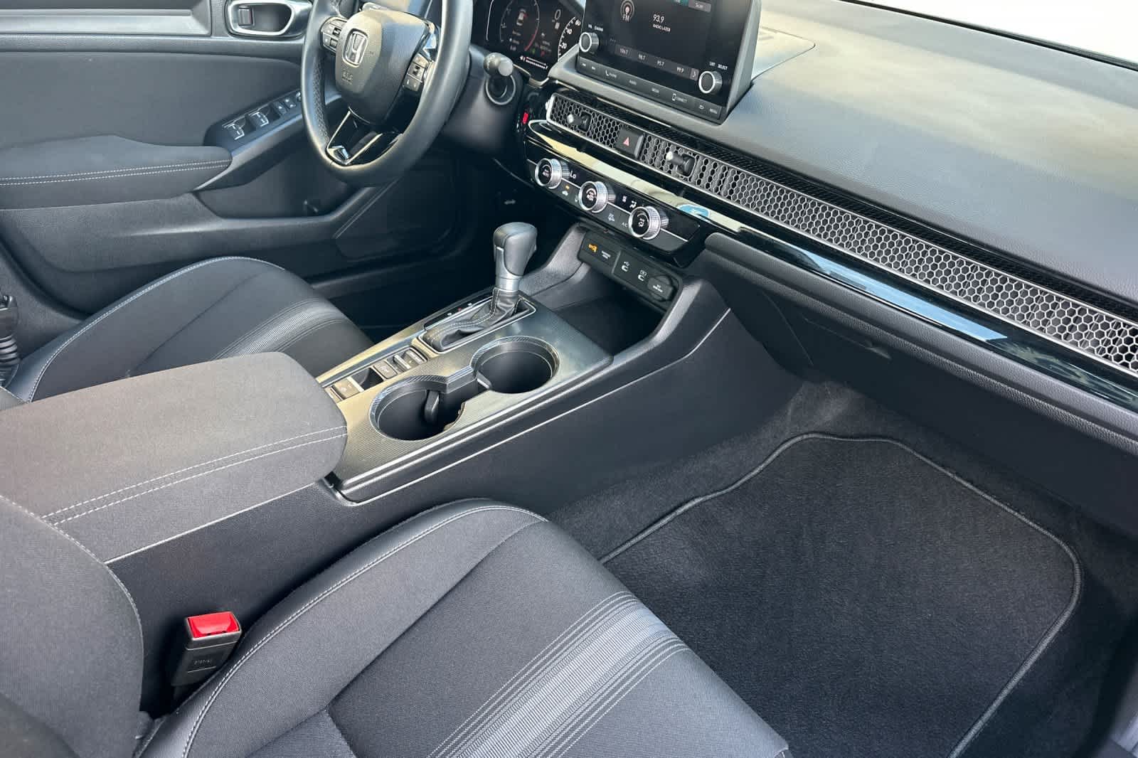 2025 Honda Civic Sport - Photo 16