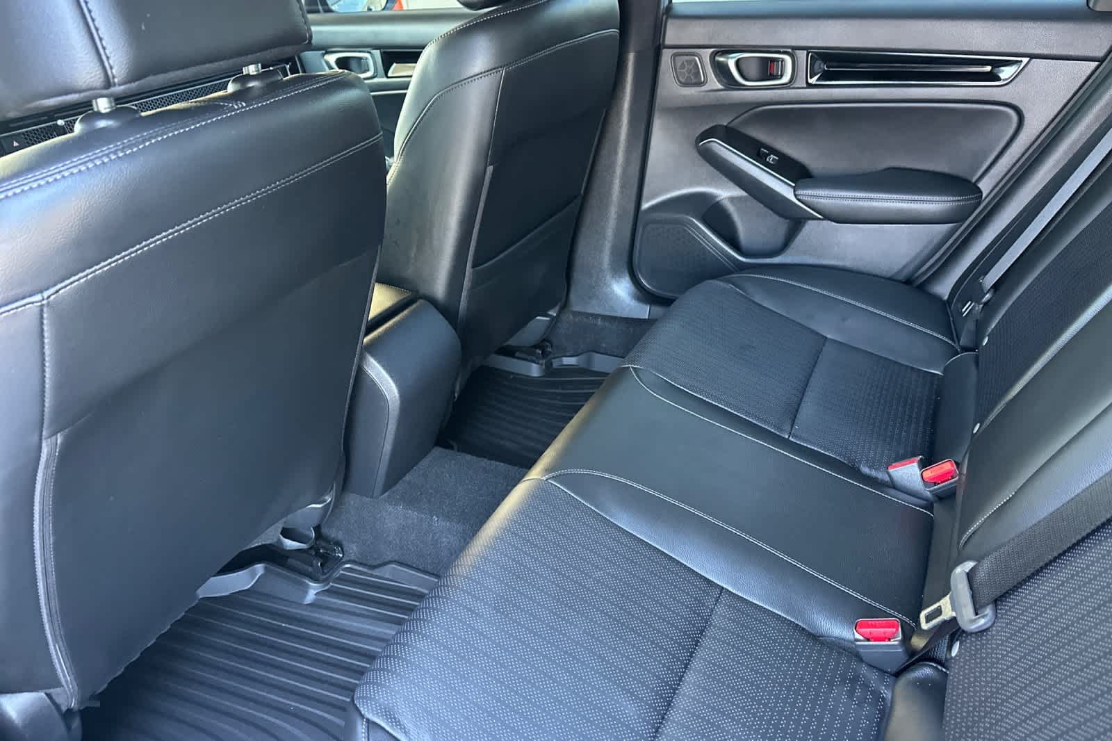 2026 Honda Civic Hatchback Sport Touring - Photo 13