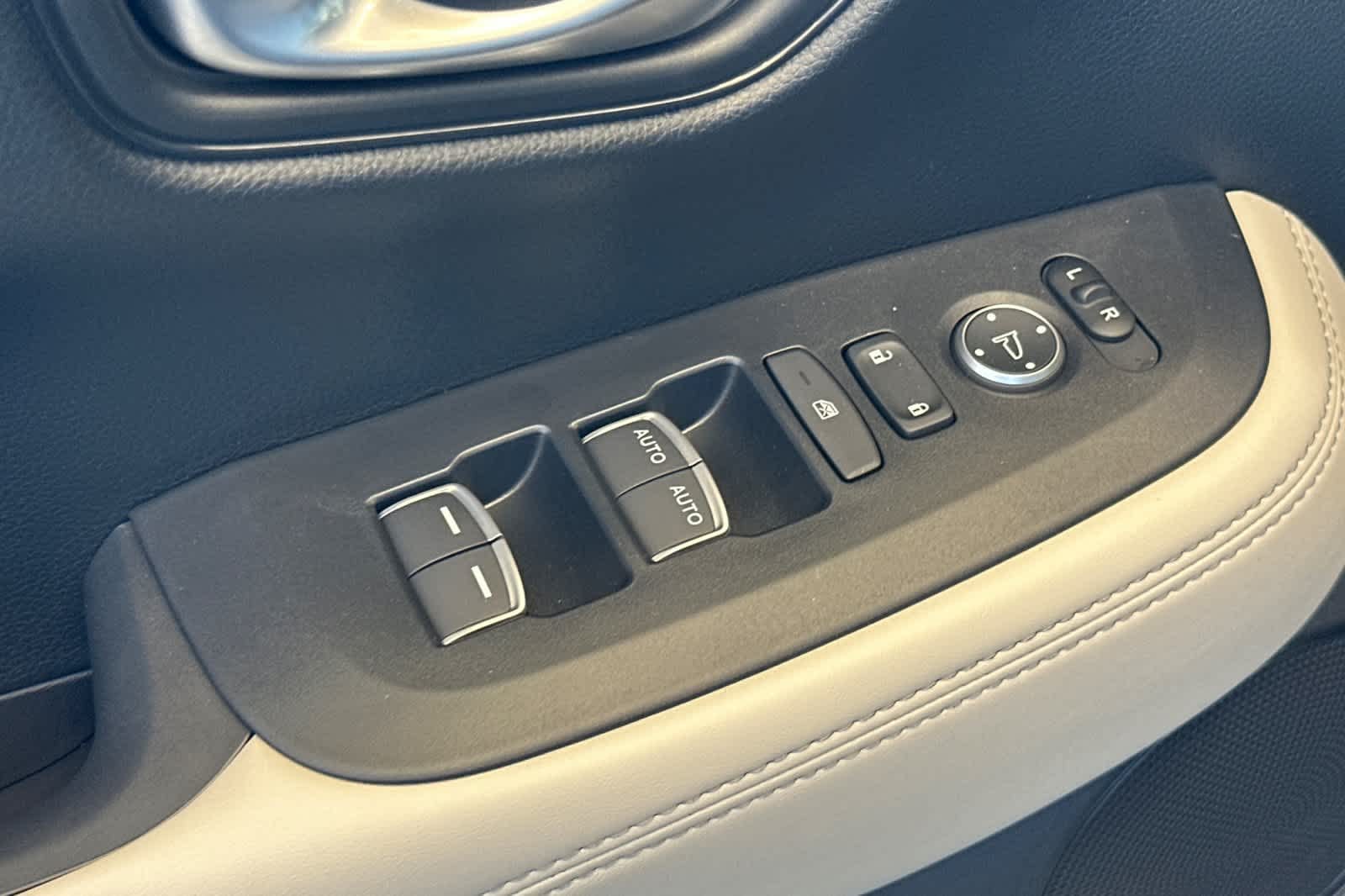 2026 Honda HR-V EX-L - Photo 12