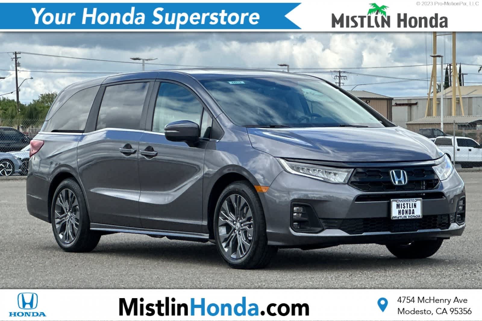 2026 Honda Odyssey Touring's photo