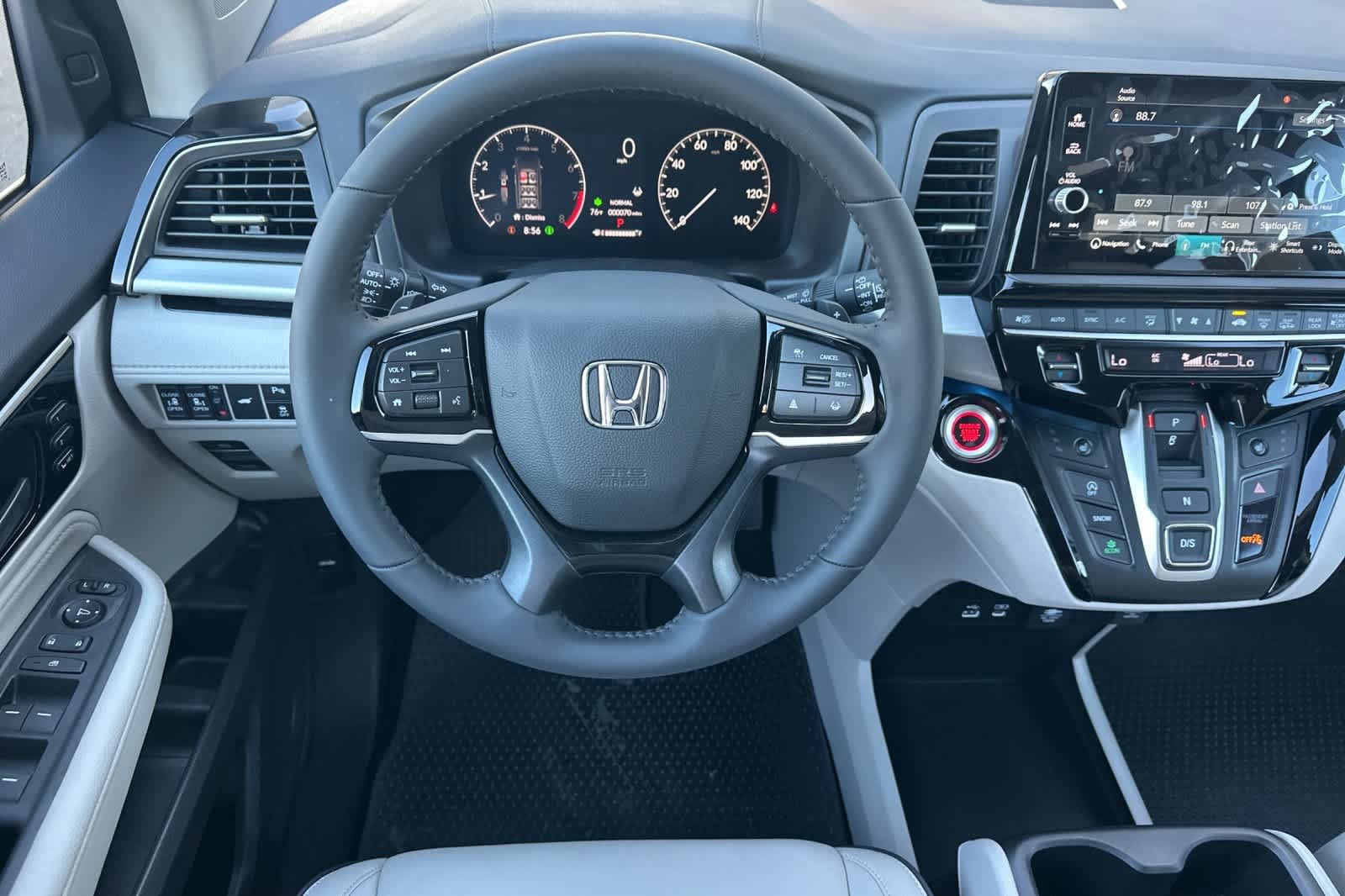 2026 Honda Odyssey Touring - Photo 15