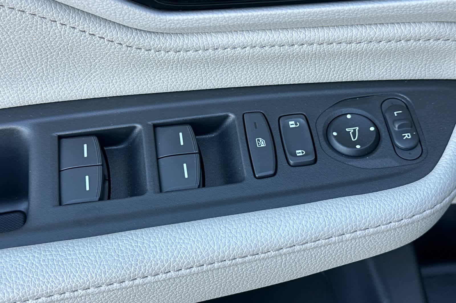 2026 Honda Odyssey Touring - Photo 12