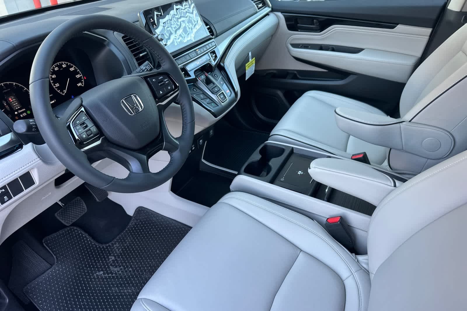 2026 Honda Odyssey Touring - Photo 10