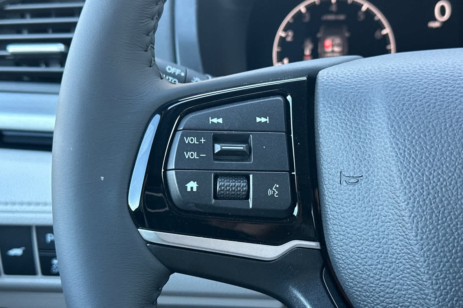 2026 Honda Odyssey Touring - Photo 29