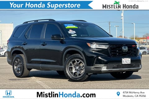 1 image of 2025 Honda Pilot TrailSport