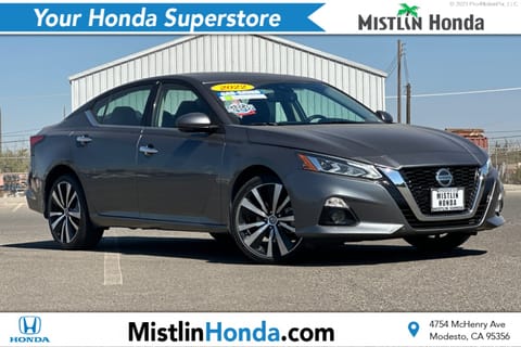 1 image of 2022 Nissan Altima 2.5 Platinum