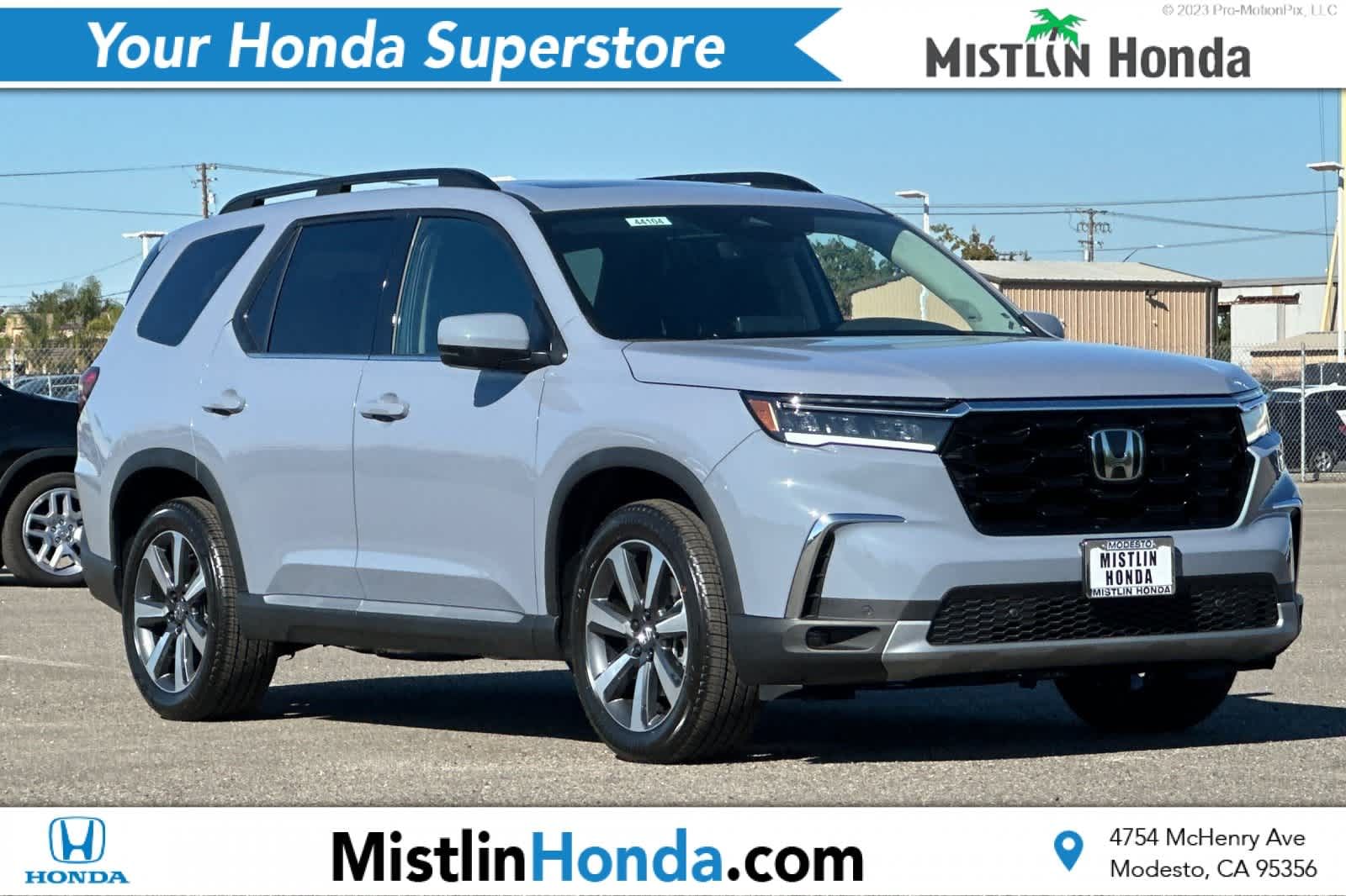 2025 Honda Pilot Touring's photo