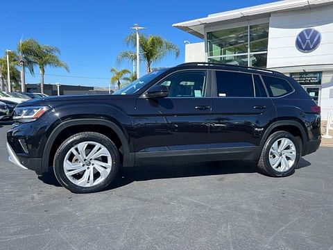 1 image of 2021 Volkswagen Atlas 3.6L V6 SE w/Technology