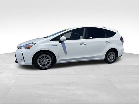 1 image of 2017 Toyota Prius v Four