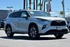 2 thumbnail image of  2021 Toyota Highlander XLE