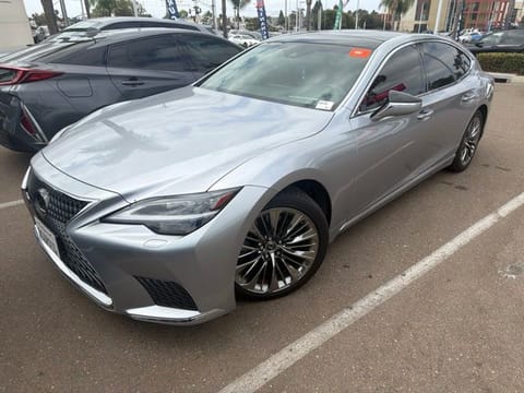 1 imagen de 2023 Lexus LS 500 Base