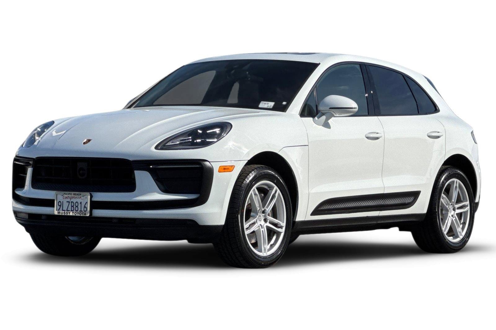 1 thumbnail image of  2024 Porsche Macan