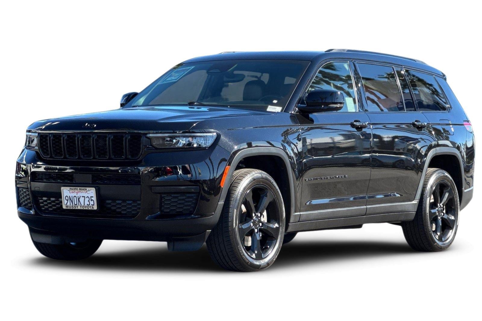 1 placeholder image of  2021 Jeep Grand Cherokee L Altitude