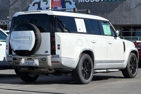 2023 Land Rover Defender 130 SE