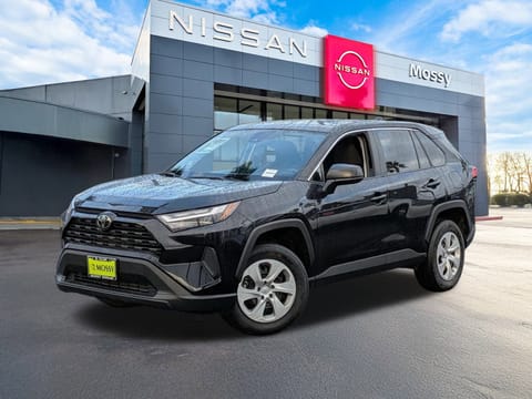1 imagen de 2024 Toyota RAV4 LE