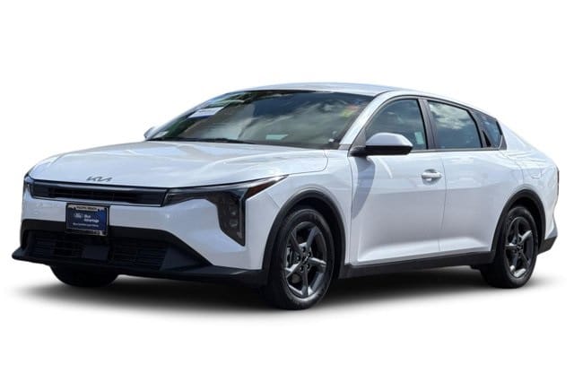 2 thumbnail image of  2025 Kia K4 LXS