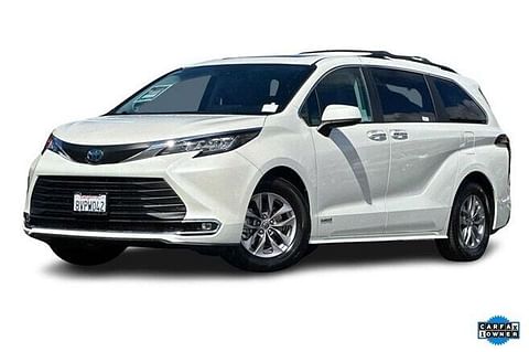 1 image of 2021 Toyota Sienna XLE