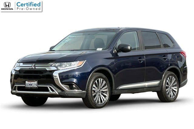 1 placeholder image of  2019 Mitsubishi Outlander ES