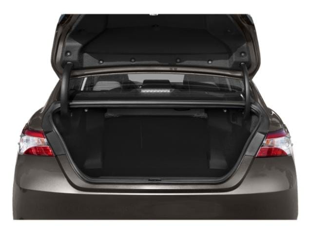 11 thumbnail image of  2019 Toyota Camry Hybrid LE