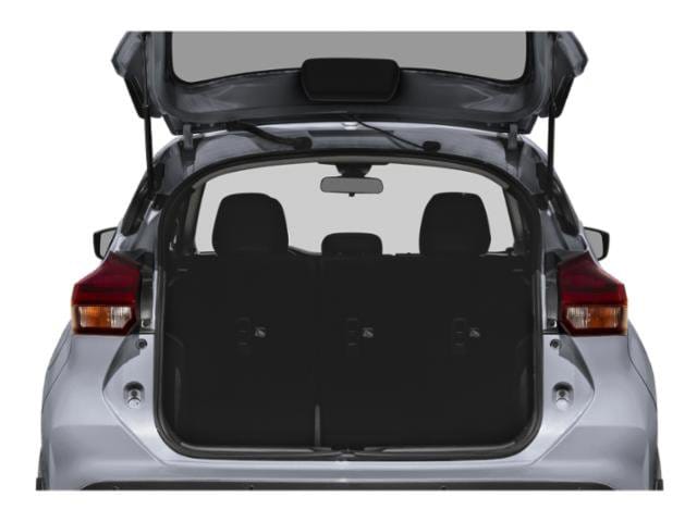 14 thumbnail image of  2023 Nissan Kicks SV