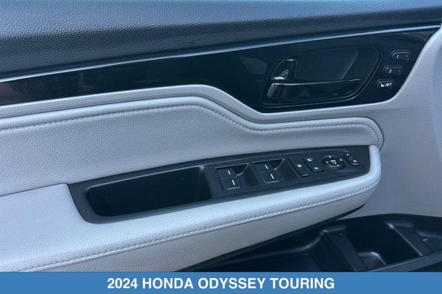 2024 Honda Odyssey Touring - Photo 6