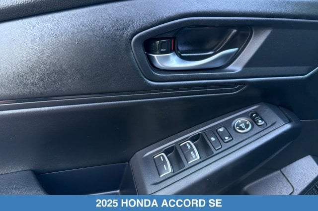 2025 Honda Accord SE - Photo 13