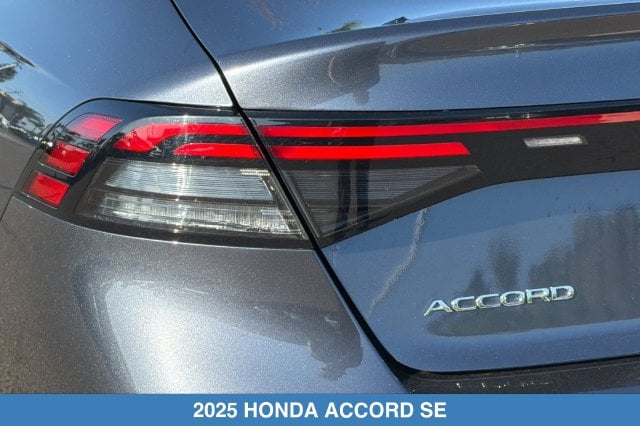 2025 Honda Accord SE - Photo 29