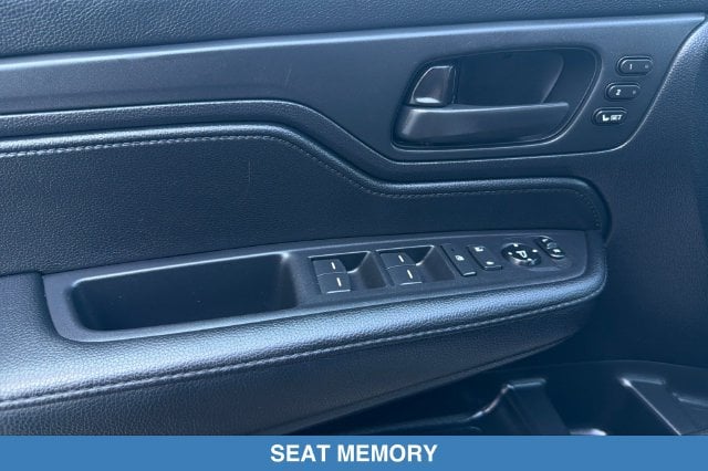 2025 Honda Odyssey EX-L - Photo 13