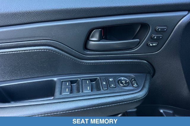 2025 Honda Odyssey EX-L - Photo 13