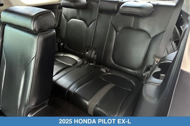 2025 Honda Pilot EX-L - Photo 18