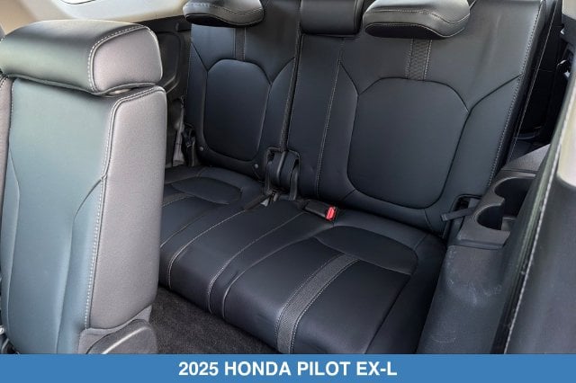 2025 Honda Pilot EX-L - Photo 18