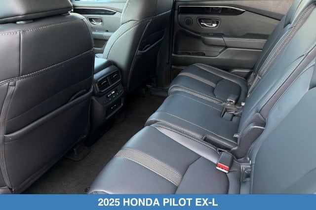 2025 Honda Pilot EX-L - Photo 14