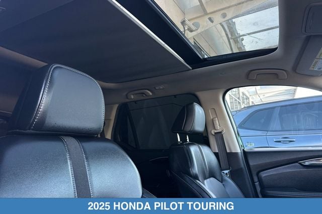 2025 Honda Pilot Touring - Photo 21