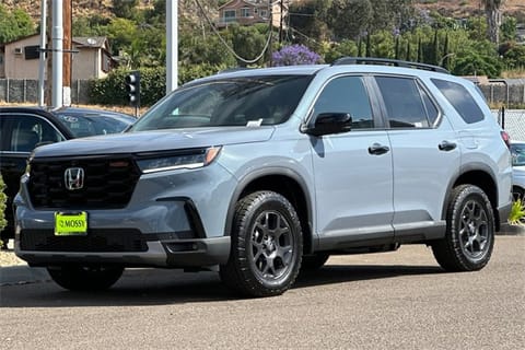 1 image of 2025 Honda Pilot TrailSport
