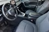 11 imagen en miniatura de 2024 Toyota RAV4 XLE