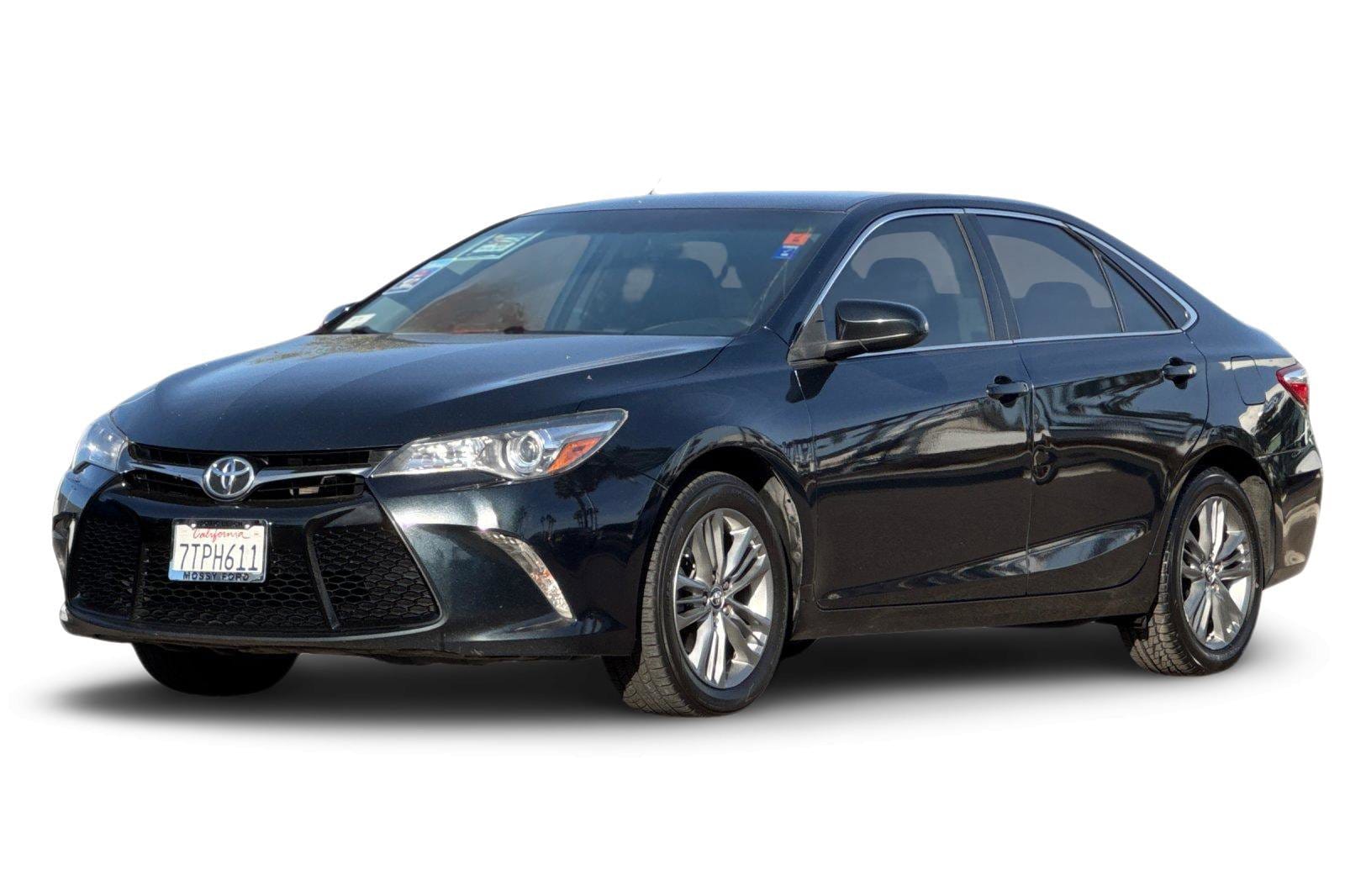2 thumbnail image of  2017 Toyota Camry SE