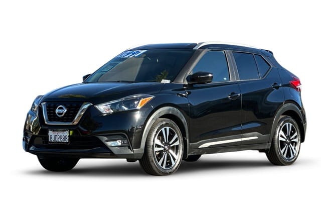 1 placeholder image of  2018 Nissan Kicks SR