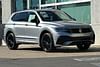 2 imagen en miniatura de 2022 Volkswagen Tiguan 2.0T SE R-Line Black