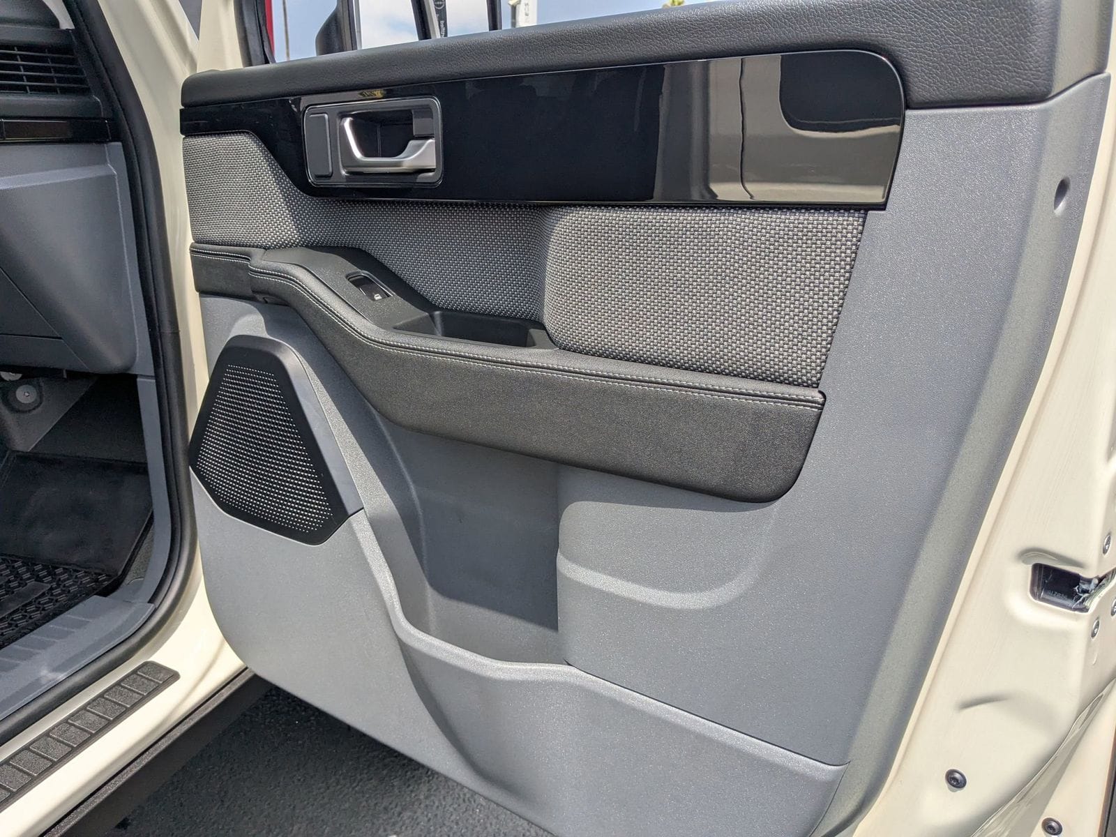 2024 INEOS Grenadier Base - Photo 30