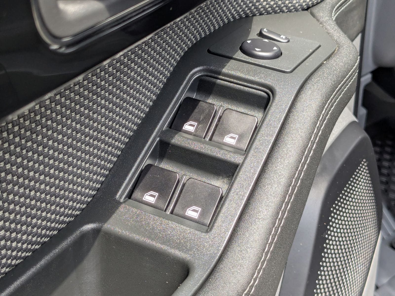 2024 INEOS Grenadier Base - Photo 12