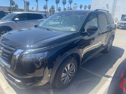 1 image of 2025 Nissan Pathfinder SV