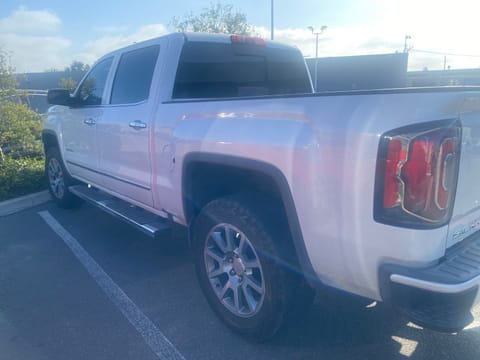 1 image of 2017 GMC Sierra 1500 Denali