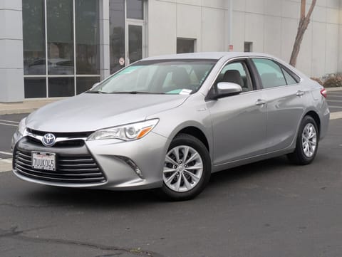 1 image of 2017 Toyota Camry Hybrid LE