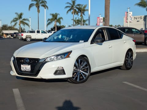1 image of 2021 Nissan Altima 2.5 SR