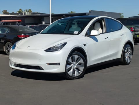 1 image of 2021 Tesla Model Y Long Range