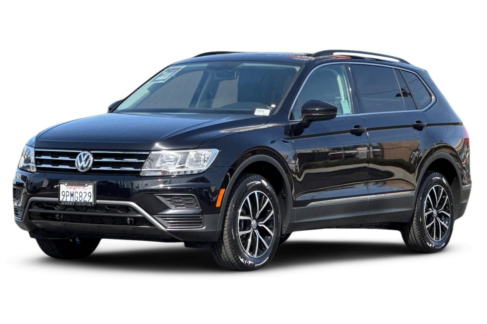 1 thumbnail image of  2021 Volkswagen Tiguan 2.0T SE